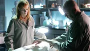 Der Tod von Margo Dorton bereitet Catherine (Marg Helgenberger, li.) und Doc Robbins (Robert David Hall) Kopfzerbrechen.
