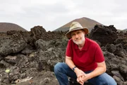 Der Mond ist so unwirtlich wie diese vulkanische Landschaft auf Lanzarote. Wie könnte man dort überleben?