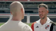 Autor Ben Wozny im Gespräch mit River Plate-Trainer Martin Demichelis.