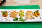 Gericht: Jakobsmuscheln mit Avocado-Tatar und Mango-Salsa, gebratenes Saiblingsfilet mit zweierlei Selleriepüree von Regina Murphy
