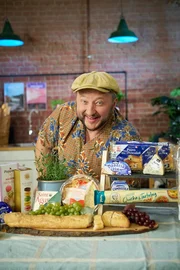 Bei Macarons, Blauschimmelkäse, Schokocroissants oder Quiche machen die Raffinesse bei der Zutatenauswahl und bei der Herstellung den besonderen Geschmack aus. Das kostet Zeit und Geld - und daran spart die Industrie.