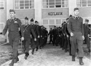 Die isländischen Streitkräfte treffen ein.