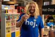 Ein Hot Dog für zwei Euro - wie  IKEA Fast Food zu so günstigen Preisen verkaufen kann, verrät Sebastian Lege.