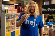 Ein Hot Dog für zwei Euro - wie  IKEA Fast Food zu so günstigen Preisen verkaufen kann, verrät Sebastian Lege.