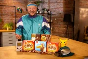 Sebastian Lege nimmt vier Klassiker der neunziger Jahre unter die Lupe und entlarvt die beliebtesten Tricks der Lebensmittelindustrie. Nogger Choc war auch schon in den 90ern eine beliebte Eisspezialität. Doch das Eis von damals hat mit der heutigen Version nicht mehr viel zu tun. Die Industrie spart an guten Zutaten.
