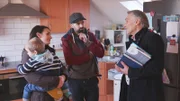 Am Budget liegt es bei ihnen nicht: Elsa und Thomas besichtigen mit einem Makler eine Wohnung, die leider einen Haken hat.