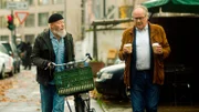 Reinhard Bielefelder (Bill Mockridge, l.) und Klaus Schmitz (Hartmut Volle, r.) sprechen über ihren aktuellen Fall.