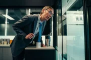 Gregory Dillard (Stephen Merchant)