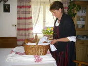 Zusammenstellen des Weihkorbes in Metnitz.