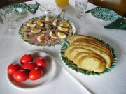 Geweihtes Fleisch und „Fleckenbrot“ bei Osterjause.
