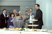 Mikes (Harry Blank) Rede auf der Werkstattparty berührt die Lansinger.
