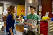 Callie (Kiele Sanchez) bekommt in Atlanta Besuch von ihrem Sohn Jeff (Uriah Shelton).