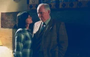 Mallory (Kate Buffory) und Charles Edomonton (Richard Todd).