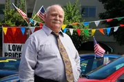 Da es für Frankie in letzter Zeit beruflich nicht gut lief, ist sie unter ständiger Beobachtung von ihrem Chef Mr. Ehlert (Brian Doyle-Murray) - ist ihr Job in Gefahr?