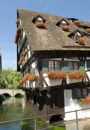 Das schiefe Haus im Fischerviertel in Ulm.