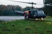 Thomas (Ulrich Bähnk) und Maren (Gerit Kling) sprinten los, denn sobald der Rettungshubschrauber gelandet ist, geht es um Sekunden.