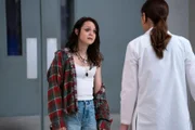 Vanessa Bloom (Kathryn Prescott)