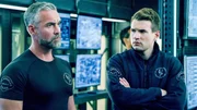 L-R: David 'Deacon' Kay (Jay Harrington) and Jim Street (Alex Russell)