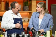 Johann Lafer mit Kandidatin Sarah Gellesch
