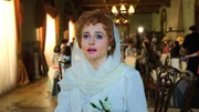 Noele Gordon (Helena Bonham Carter)