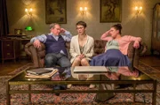 L-R: Otto (Robert Palfrader), Jana (Tanja Raunig), Conny (Selina Graf).