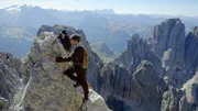 Bergsteiger auf dem Gipfel des Langkofel.