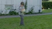 Hugo (Petter Mortensen) hat gewettet, genauso gut mit dem Fußball jonglieren zu können wie Sander.