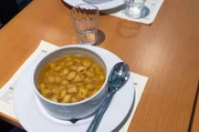 Die Zubereitung von Tortellini ist eine wahre Kunst und erfordert viel Übung.