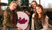 Bandprobe der „PINK SLIP“ auf dem Reiterhof, v.l.n.r. Lauri (Gina Alice Stiebitz), Sabrina (Helena Siegmund-Schultze), Clara Hofer (Lisa-Marie Koroll).