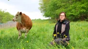 Lisa Mertens managt eine Herde von 600 Milchkühen.
