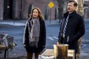 Detective Crystal Morales (Elizabeth Rodriguez, l.); Detective Tommy Killian (Kevin Rankin, r.)