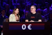 Rateteam-Kapitän Elton (r.) mit Sängerin und Songwriterin Mandy Capristo (l.).