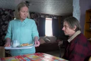 Nach Jahren, in denen sie keinen Kontakt zueinander hatten, besucht Adrian (Oliver Ryan), der sich Andrew nennt, seine Mutter Pat (Caroline Berry) in ihrem Haus.