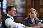 A.D.A Rafael Barba (Raúl Esparza) ahnt, dass der Prozess schwierig wird. Der Angeklagte im aktuellen Vergewaltigungsfall hat zwar eine Pflichtverteidigerin, Vanessa Mayer (Lauren Ambrose), doch diese ist sehr clever und weiß genau was sie tut...