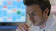 Der ehrgeizige Medizinstudent Tristan (Maarten Nulens) ist Erfolg gewohnt. Ob im Studium oder bei den Frauen. Alles läuft wie geschmiert. Mit vollem Einsatz kämpft er um eine der begehrten Assistentenstellen in der Neurochirurgie. Bis die Diagnose Krebs seinem sonnigen Leben eine jähe Wendung gibt.