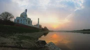 Der Yamuna Fluss ist fast ausgetrocknet. Experten fürchten um die Stabilität des Taj Mahal, dessen Fundament aus Holz besteht.