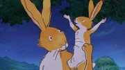 Am Ende des Tages freuen sich der große und der kleine braune Hase über das, was sie heute erlebt haben.