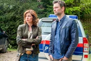 Julia Cencig (Nina Pokorny), Jakob Seeböck (Lukas Roither). Julia Cencig (Nina Pokorny), Jakob Seeböck (Lukas Roither).