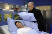 Gerrits (Lars Löllmann, r.) Hassgefühle gegenüber Jonas (Roy Peter Link, r.) entladen sich ...
