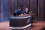 Podcasterin und Komikerin Laura Larsson (r.) ist zu Gast in der ZDFneo-Show "Edins Neo Night".