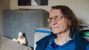 Im vergangenen Jahr ist Hartmuts Ehefrau Monika an Magersucht gestorben. Hartmut sucht jetzt einen Weg mit der Trauer umzugehen.