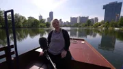 Die vielseitige Wiener Vokalistin Nataša Mirković bei Dreharbeiten zu Sound of Vienna an der Alten Donau.