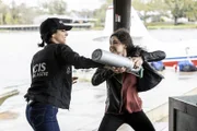 Special Agent Hannah Khoury (Necar Zadegan, l.); Special Agent Tammy Gregorio (Vanessa Ferlito, r.)