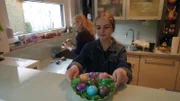 Für Marlene gehören bunte Ostereier einfach zum Fest dazu.