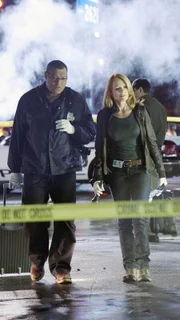 Der grausame Tod eines FBI-Agenten ist der Auftakt für eine komplizierte Mordermittlung, bei der die CSI"ler Raymond Langston (Laurence Fishburne) und Catherine Willows (Marg Helgenberger) das FBI unterstützen.
