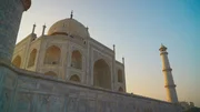 Der Taj Mahal ist eines der pr&auml;chtigsten Beispiele indo-islamischer Baukunst.