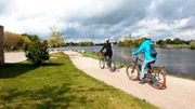 Karin und Rolf machen eine Ebike-Tour in Alpena. Karin ist ihrem Mann enteilt.