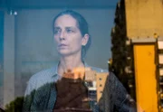 Giovanna (Raffaella Giordano) hat die Masseria fest im Blick. Die Sozialarbeiterin arbeitet mit einigen engagierten Frauen und Männern daran, die Kinder dem Zugriff der Camorra zu entziehen.