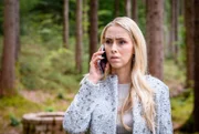 Larissa (Vivien Wulf) sagt das Date mit Henry merkwürdig ab.