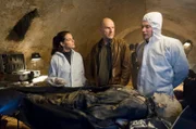 Viola Delbrück (Yvonne Catterfeld), Burkhard "Butsch" Schulz (Götz Schubert) und Uli "Jakob" Böhme (Jan Dose) untersuchen die Leiche.